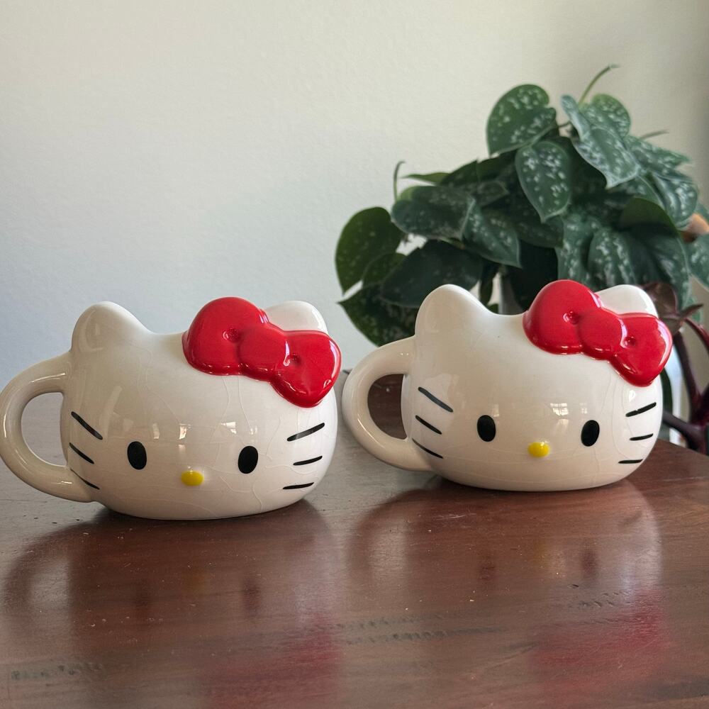 Hello Kitty sanrio Set of 2 mugs tea cip Bioworld Jumbo 20 oz